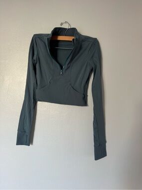 Cropped Quarter-Zip Long Sleeve Top in Slate Green